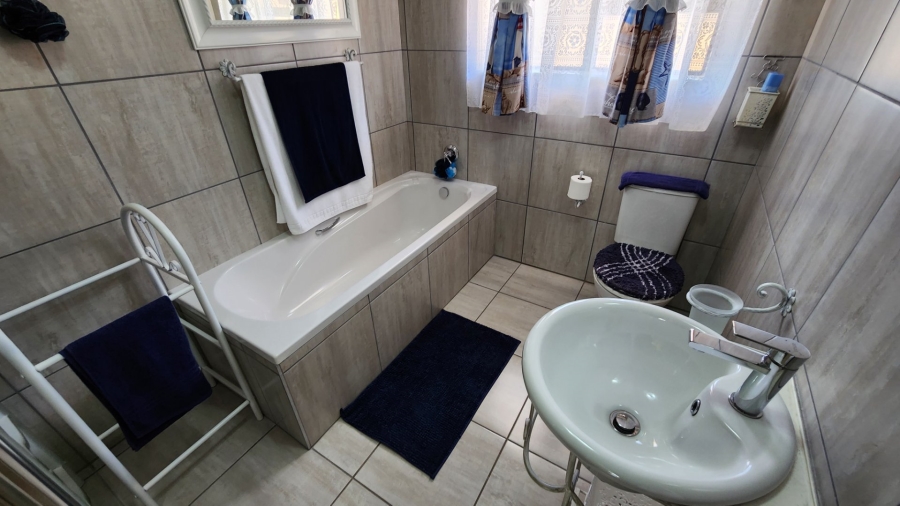 3 Bedroom Property for Sale in Seemeeu Park Western Cape